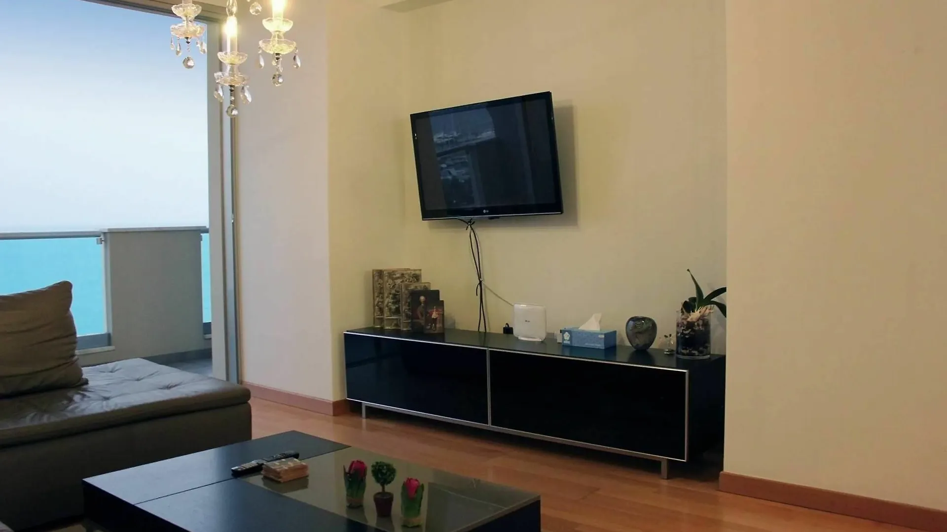 Beachfront Luxury Apartment ラルナカ